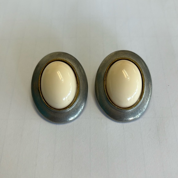 Ben-Amun Jewelry - vintage signed Ben Amun pewter with cream paste stone clip earrings